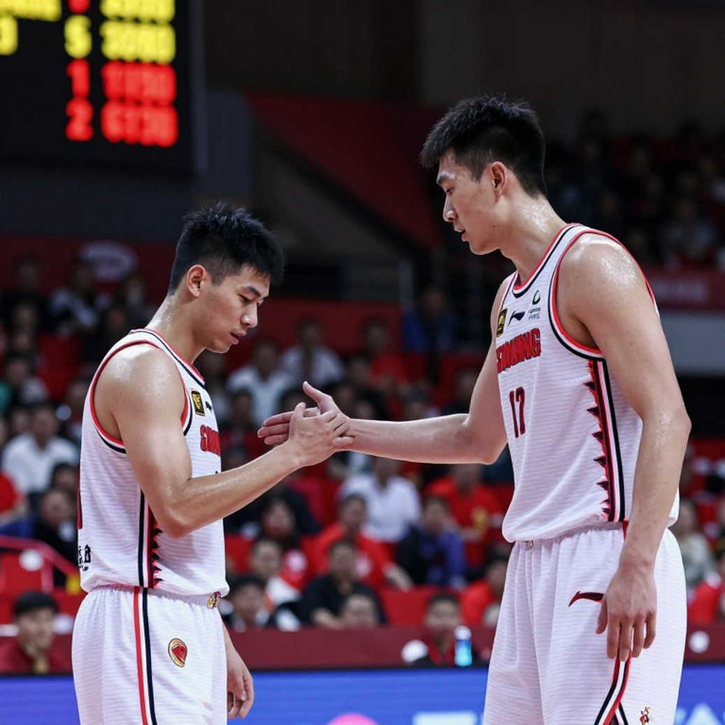 Cú timeout ở giây thứ 32: Bartzokas và chuẩn mực của kẻ đứng đầu