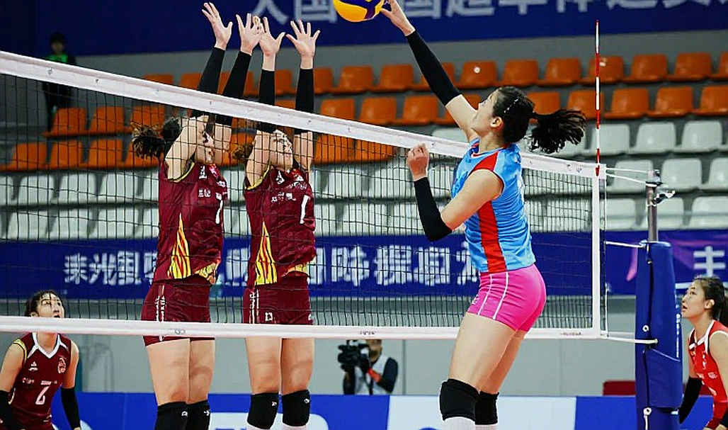 Bốn mươi bảy pha phá bóng và 27 quả tạt: cái giá của một thế trận áp đặt