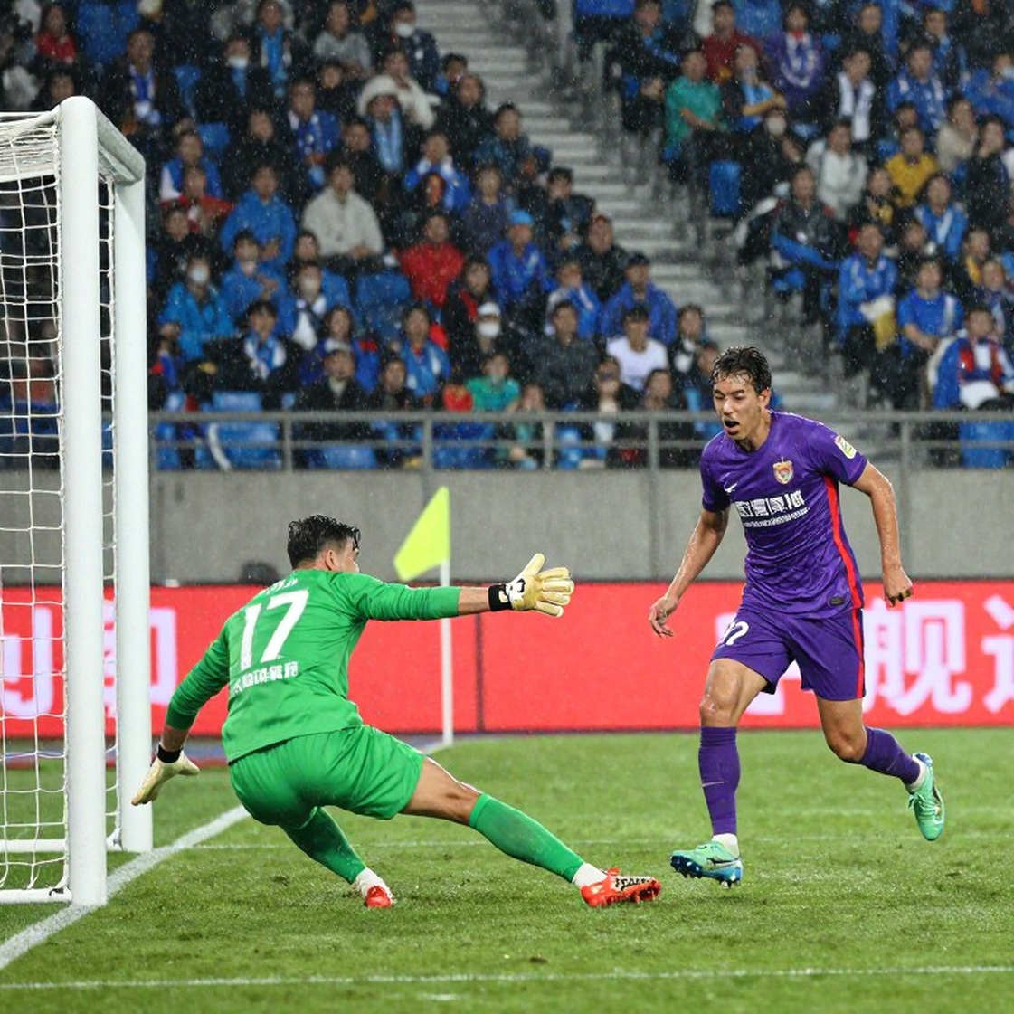 V.League 1: Dòng tiền vô hình phía sau những bản hợp đồng tự do